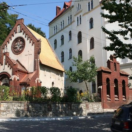 Міні-Апартаменти В Центрі Для 2-Х Гостей ลวีฟ ภายนอก รูปภาพ