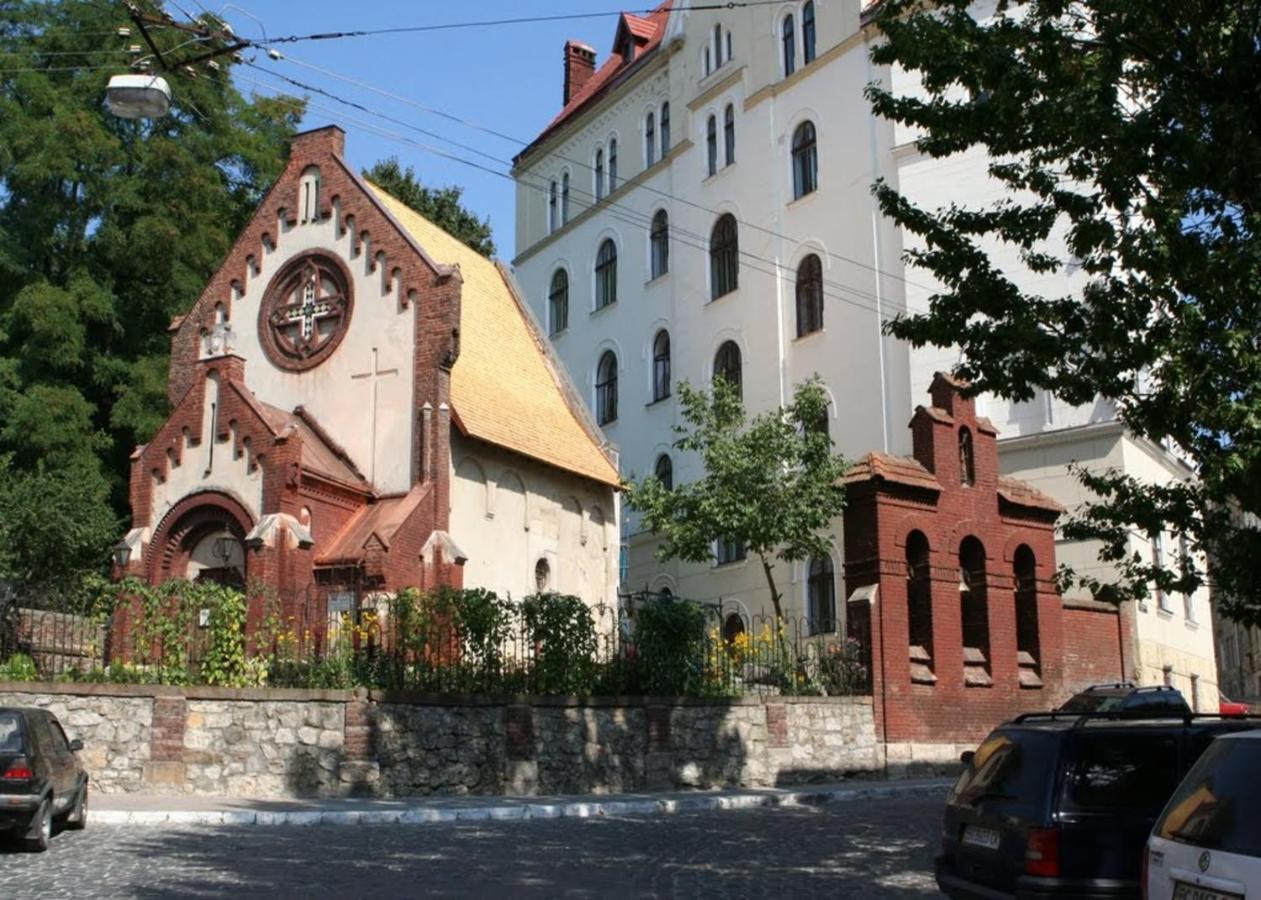 Міні-Апартаменти В Центрі Для 2-Х Гостей ลวีฟ ภายนอก รูปภาพ